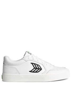 Cariuma baskets en cuir Vallely à détail de logo - Blanc