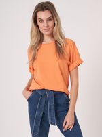 Loose fit T-shirt met opgerolde mouwen