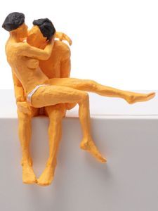 Seletti sculpture Love Is a Verb David & Esther - Jaune