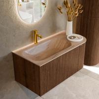 Badmeubel Mondiaz Kurve-Dlux | 95 cm | Meubelkleur Walnut | Wastafelkleur Saba | Solid surface | Wasbak linker zijde spoelbak | 1 kraangat
