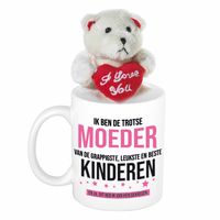 Moederdag cadeau Trotse moeder van beker / mok 300 ml met beige knuffelbeertje met love hartje