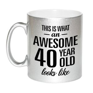 Zilveren Awesome 40 year cadeau mok / verjaardag beker 330 ml   -