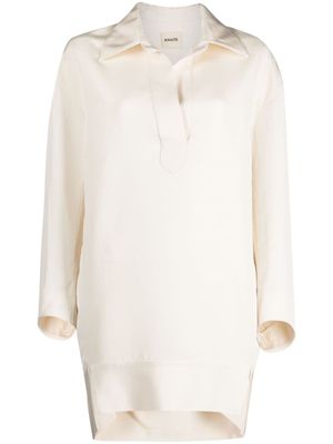 KHAITE robe-chemise Kal en soie - Tons neutres