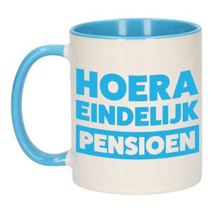 Pensioen mok / beker blauw Hoera eindelijk met pensioen 300 ml