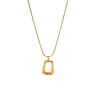 Gouden ketting met vierkante hanger