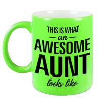 Awesome aunt /tante cadeau mok / beker neon groen 330 ml - thumbnail