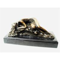 BRONZEN BEELD VAN DE SLAPENDE SCHOONHEID
