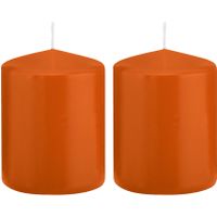 2x Oranje cilinderkaarsen/stompkaarsen 6 x 8 cm 29 branduren