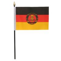 Oost Duitsland - mini vlaggetje van 10 x 15 cm op stokje - Landen vlag - H27 cm