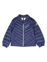 Moncler Enfant veste matelassée à patch logo - Bleu