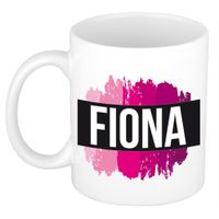 Naam cadeau mok / beker Fiona  met roze verfstrepen 300 ml   -