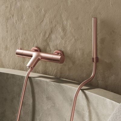 Saniclear Copper thermostatische badkraan met handdouche geborsteld koper Saniclear Copper thermostatische badkraan met handdouche geborsteld koper