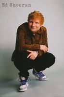 Ed Sheeran Crouch Poster 61x91.5cm - thumbnail