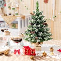 64 cm Kunstkerstboom Tafelkerstboom Mini Kerstboom Sneeuwgevulde Kerstboom met 8 Lichtstanden en 75 takken met Sneeuw