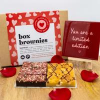 Valentijn Brownies - Tegeltje - 6 Brownies - Brievenbus Pakket - Box Brownies - Valentijnsdag - Valentijn Cadeau - You Are A Limited Edition - Cadeau