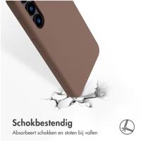 Accezz Liquid Silicone Backcover met MagSafe voor Samsung Galaxy S24 Telefoonhoesje Bruin
