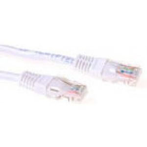 ACT Witte 15 meter U/UTP CAT5E patchkabel met RJ45 connectoren