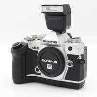 Olympus OM-D E-M5 mark III body zilver + EGC-5 Grip occasion