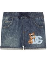 Dolce & Gabbana Kids short de sport en jean à logo DG - Bleu