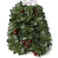 Groene kerst hulst/dennenslinger guirlandes met besjes 270 cm - thumbnail