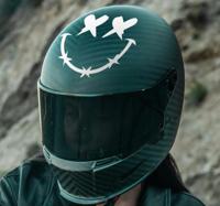 Helm stickers glimlach prikkeldraad
