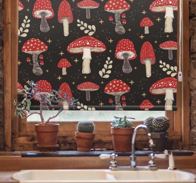 Rolgordijn keuken patroon van rode champignons