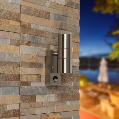 HOFTRONIC™ Jasmin wandlamp - RVS - Bewegingsmelder en schemerschakelaar - IP44 spatwaterdicht - Up & Downlight voor buiten - Exclusief twee GU10 spotjes