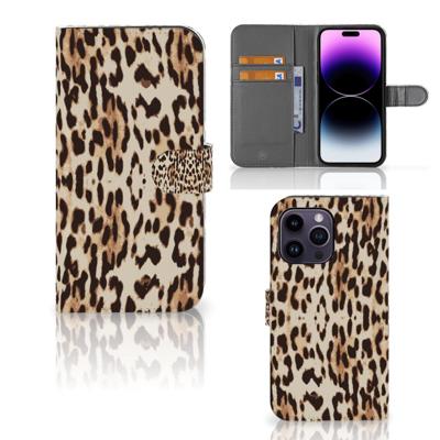 iPhone 15 Pro Max | Telefoonhoesje | Met pasjeshouder | Leopard
