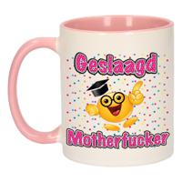 Bellatio Decorations Geslaagd cadeau mok - roze - Geslaagd Motherfucker - Ca. 300 ml   -