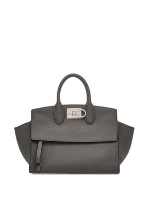 Ferragamo sac seau Studio à plaque logo - Gris