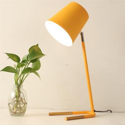 YWXLight LED Eye-zorgzame tafellamp moderne creatieve minimalistische slaapkamer bed lamp student studie tafellamp (geel)