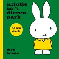 nijntje in &apos;t dierenpark op zien Drents (Hardback)