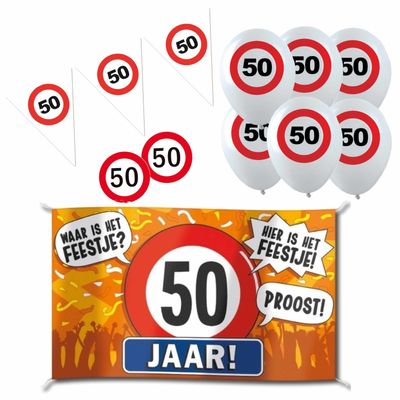 Feestartikelen 50 jaar verjaardag versiering pakket verkeersborden
