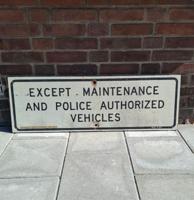 Maintenance Vehicles Houten Verkeersbord - 91 x 30cm