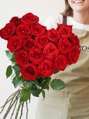 Boeket rode rozen in hartvorm - Red Naomi - Valentijnsdag