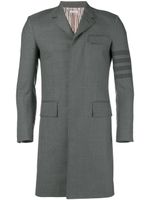 Thom Browne manteau à 4 bandes signature - Gris