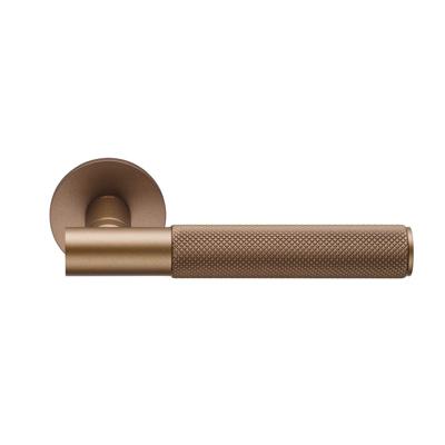 DND handles DND Blend AG deurkruk op rond rozet - pearl bronze DND handles DND Blend AG deurkruk op rond rozet - pearl bronze