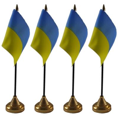 Oekraine tafelvlaggetjes - 4x stuks - 10 x 15 cm - met gouden standaard - H27 cm - versiering Oekraine tafelvlaggetjes - 4x stuks - 10 x 15 cm - met gouden standaard - H27 cm - versiering
