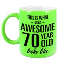 Awesome 70 year cadeau mok / beker neon groen 330 ml - thumbnail