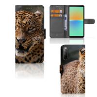 Sony Xperia 10 IV | Telefoonhoesje | Met pasjeshouder | Luipaard Sony Xperia 10 IV | Telefoonhoesje | Met pasjeshouder | Luipaard