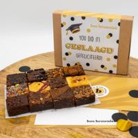 Geslaagd Mini's Box - 12 Brownies Per Post - Brievenbus Pakket - 12 smaken - Eind Examen Cadeau - Geslaagd Cadeau - Cadeau Voor Geslaagde - Slagen Geslaagd Mini's Box - 12 Brownies Per Post - Brievenbus Pakket - 12 smaken - Eind Examen Cadeau - Geslaagd Cadeau - Cadeau Voor Geslaagde - Slagen