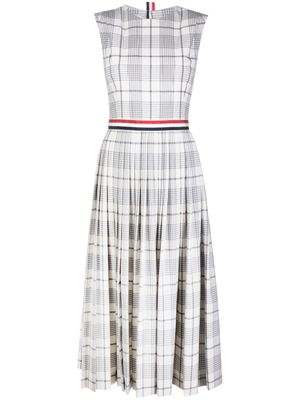 Thom Browne robe plissée à carreaux - Gris