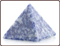 Edelsteenpiramide sodaliet Edelsteenpiramide sodaliet