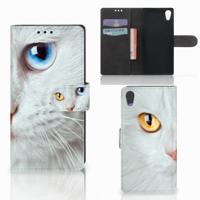 Sony Xperia XA1 | Telefoonhoesje | Met pasjeshouder | Witte Kat
