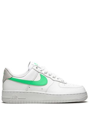 Nike baskets Air Force 1 '07 White/Green Glow - Blanc