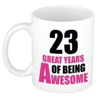Verjaardag 23 jaar Koffiemok Cadeau - Great years of being awesome - wit/roze - voor dames