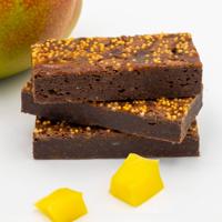 Mango Passievrucht Brownie - 6 Brownies Per Post - Brievenbus Pakket - Box Brownies - Tropische Fruitsmaken - Lekker smeuïg - Cadeau - Fruit Brownie