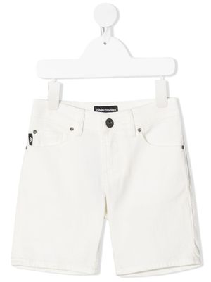 Emporio Armani Kids short en jean à plaque logo - Blanc