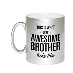 Awesome brother cadeau mok / beker voor broer zilver 330 ml