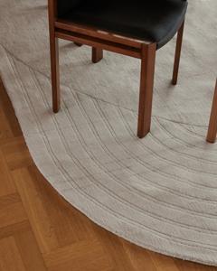 Layered - Vloerkleed Circular Wool Rug Light Oatmeal - 180x270 cm